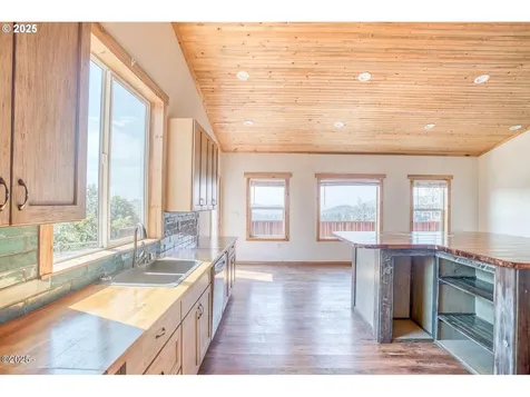 946 N Echo Mountain Road Otis OR 97368