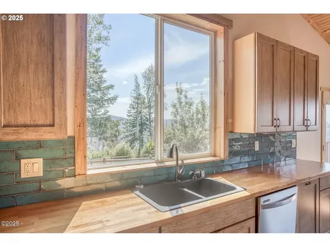 946 N Echo Mountain Road Otis OR 97368