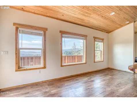 946 N Echo Mountain Road Otis OR 97368