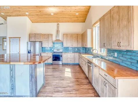 946 N Echo Mountain Road Otis OR 97368