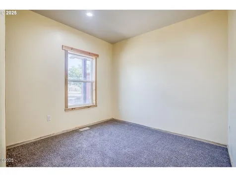946 N Echo Mountain Road Otis OR 97368