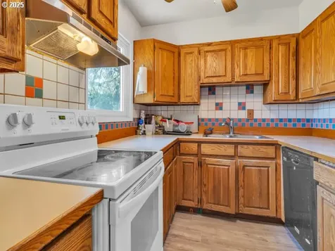 4342 Mckay Drive S Salem OR 97302