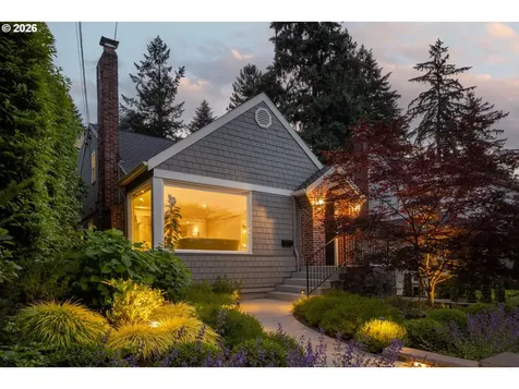 203 SW Kingston Avenue Portland OR 97205