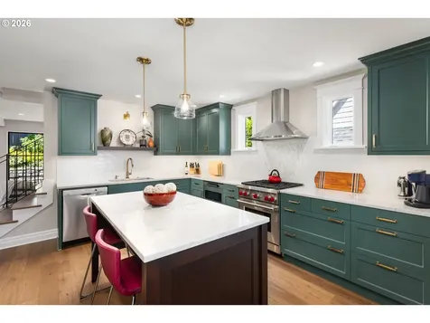 203 SW Kingston Avenue Portland OR 97205