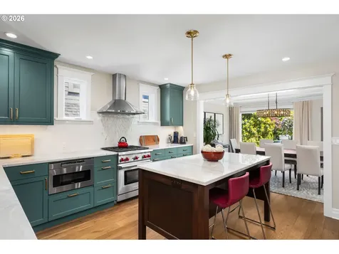203 SW Kingston Avenue Portland OR 97205