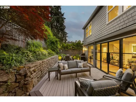 203 SW Kingston Avenue Portland OR 97205