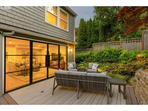 203 SW Kingston Avenue Portland OR 97205
