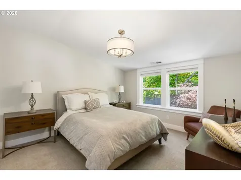 203 SW Kingston Avenue Portland OR 97205