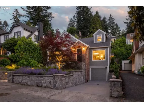 203 SW Kingston Avenue Portland OR 97205