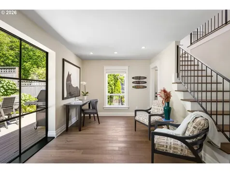 203 SW Kingston Avenue Portland OR 97205