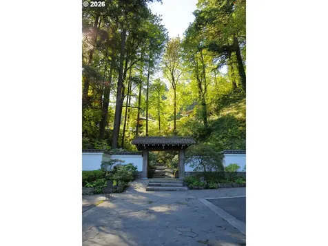 203 SW Kingston Avenue Portland OR 97205