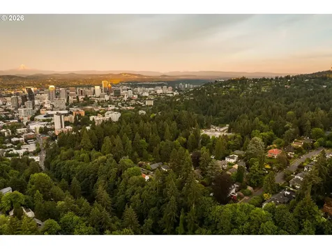 203 SW Kingston Avenue Portland OR 97205