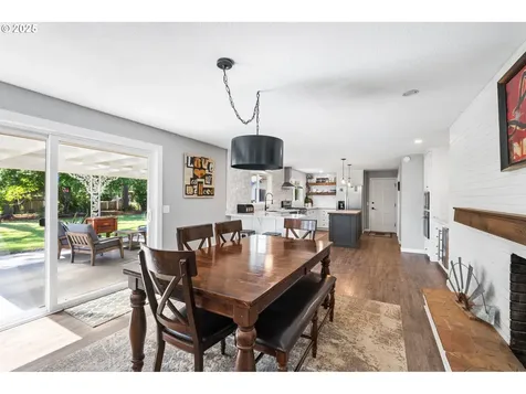 929 S River Road Cottage Grove OR 97424