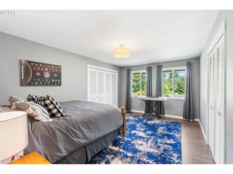 929 S River Road Cottage Grove OR 97424