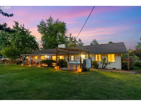 929 S River Road Cottage Grove OR 97424