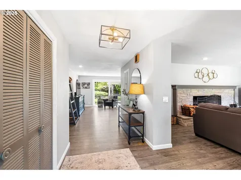 929 S River Road Cottage Grove OR 97424