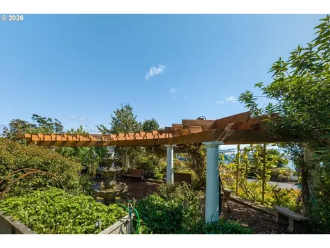 930 NW Highland Drive Waldport OR 97394