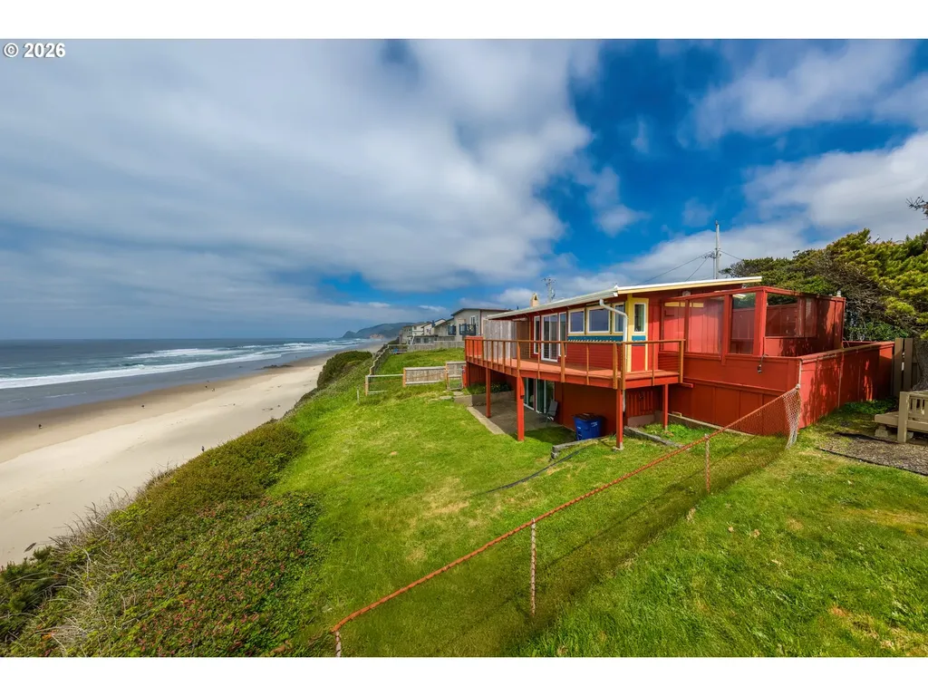 1923 NW Harbor Avenue Lincoln City OR 97367