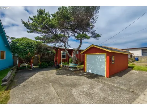 1923 NW Harbor Avenue Lincoln City OR 97367