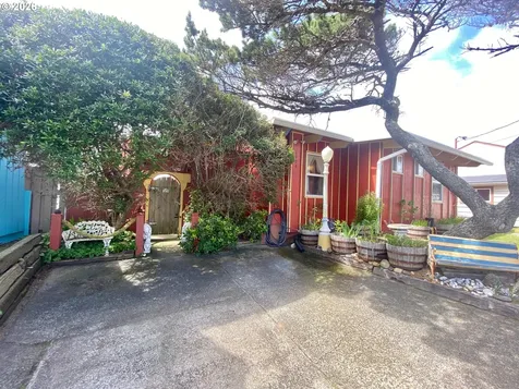 1923 NW Harbor Avenue Lincoln City OR 97367