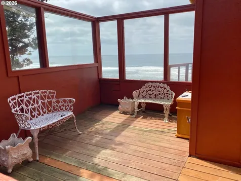 1923 NW Harbor Avenue Lincoln City OR 97367
