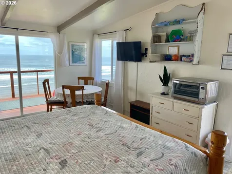 1923 NW Harbor Avenue Lincoln City OR 97367