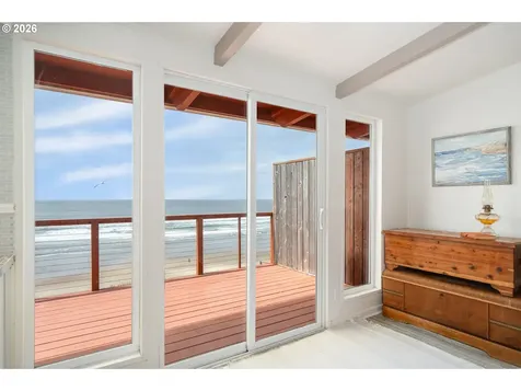 1923 NW Harbor Avenue Lincoln City OR 97367