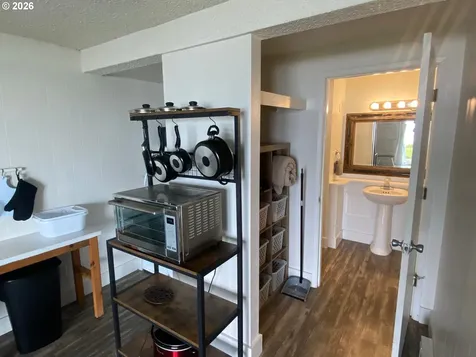 1923 NW Harbor Avenue Lincoln City OR 97367