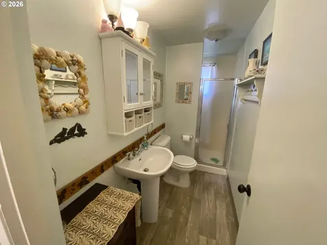 1923 NW Harbor Avenue Lincoln City OR 97367