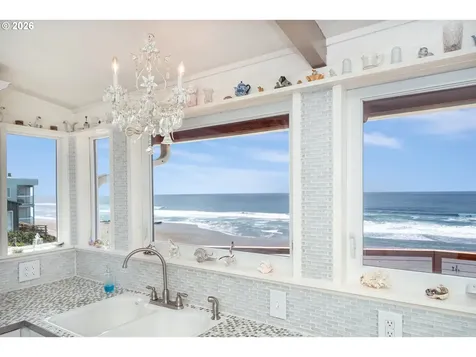1923 NW Harbor Avenue Lincoln City OR 97367