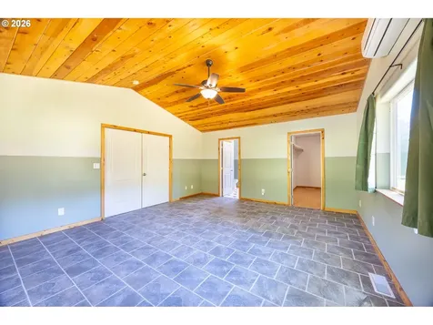 401 De Costa Lane Oakland OR 97462