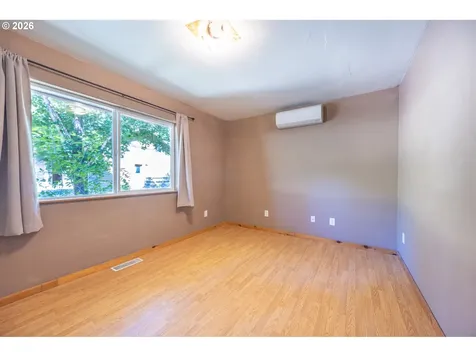 401 De Costa Lane Oakland OR 97462