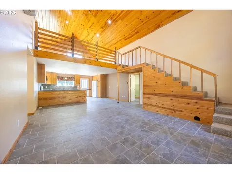 401 De Costa Lane Oakland OR 97462