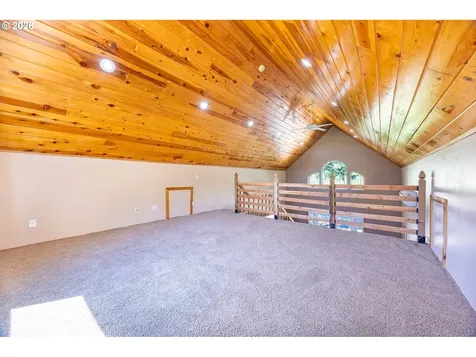 401 De Costa Lane Oakland OR 97462