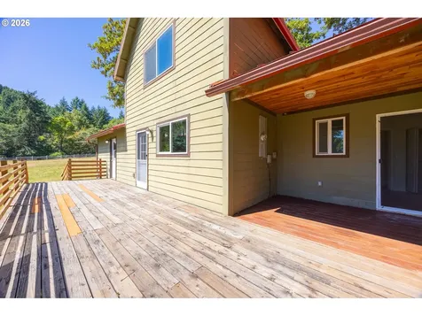 401 De Costa Lane Oakland OR 97462