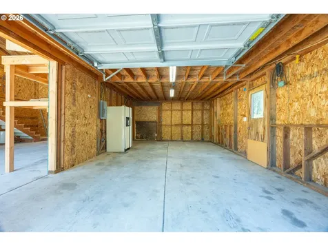 401 De Costa Lane Oakland OR 97462