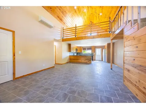 401 De Costa Lane Oakland OR 97462