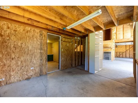 401 De Costa Lane Oakland OR 97462