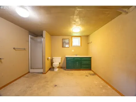 401 De Costa Lane Oakland OR 97462