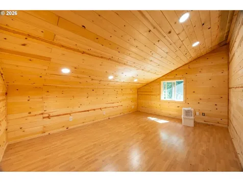 401 De Costa Lane Oakland OR 97462