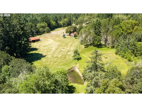 401 De Costa Lane Oakland OR 97462