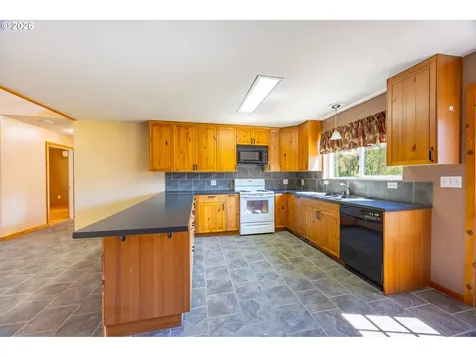 401 De Costa Lane Oakland OR 97462