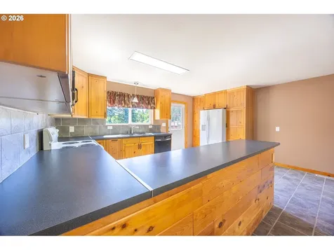 401 De Costa Lane Oakland OR 97462
