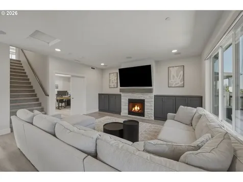 207 W Laurel Street Washougal WA 98671