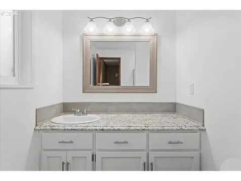 685 SW 20th Circle Troutdale OR 97060