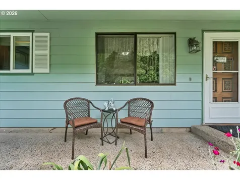 685 SW 20th Circle Troutdale OR 97060
