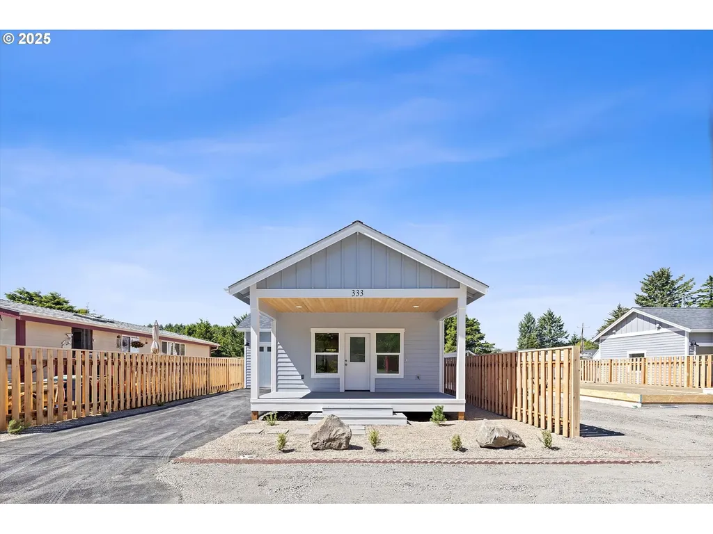 333 SE Oar Avenue Lincoln City OR 97367