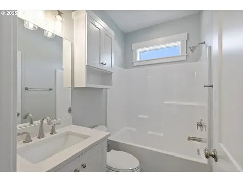 333 SE Oar Avenue Lincoln City OR 97367