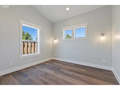 333 SE Oar Avenue Lincoln City OR 97367