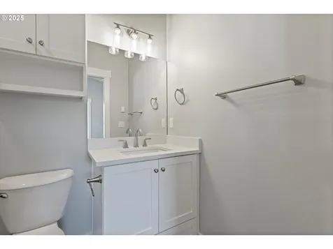 333 SE Oar Avenue Lincoln City OR 97367